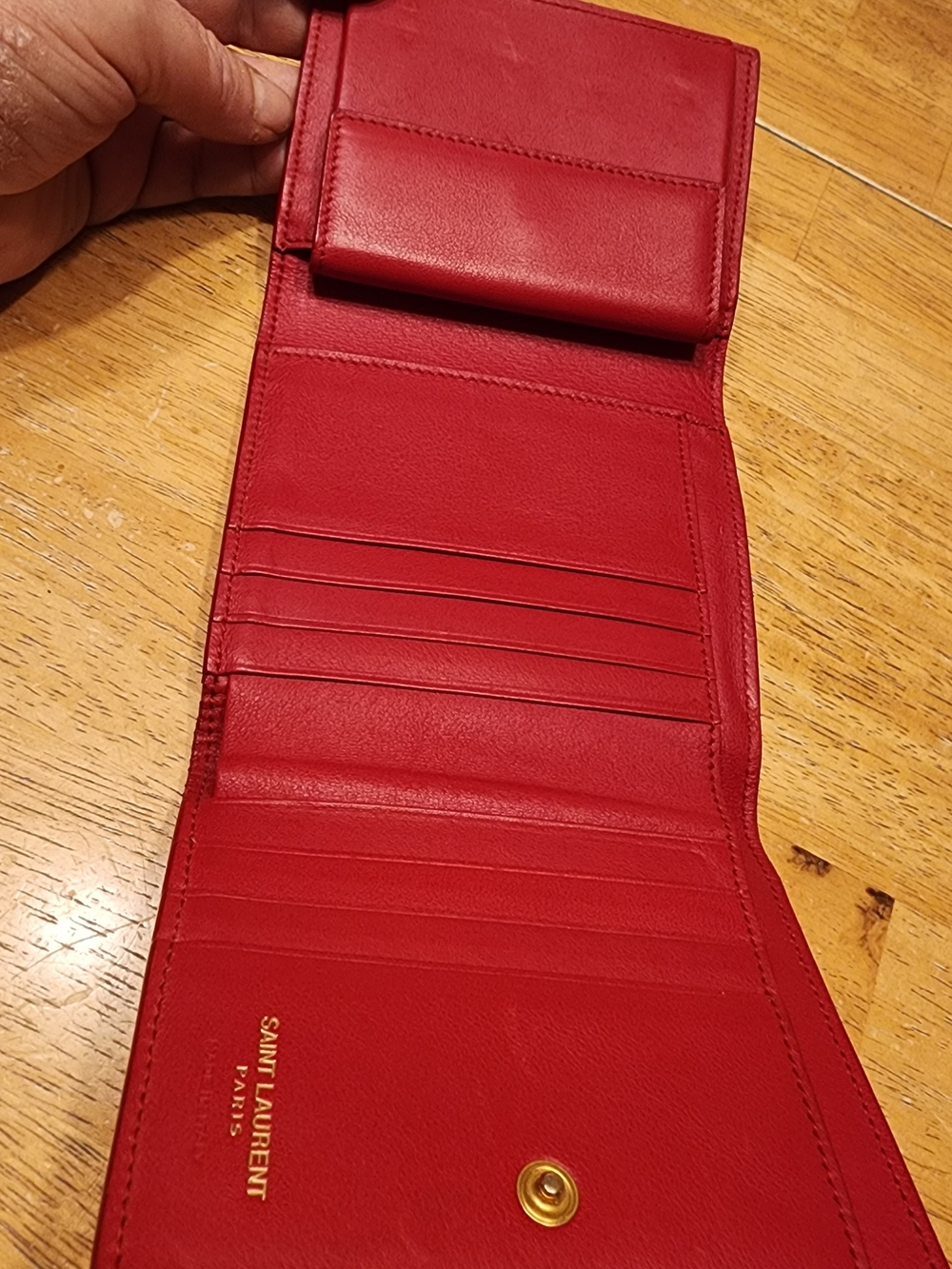 red calfskin Saint Laurent Classic Y compact wallet With a gold-toned Y logo - Picture 12 of 16